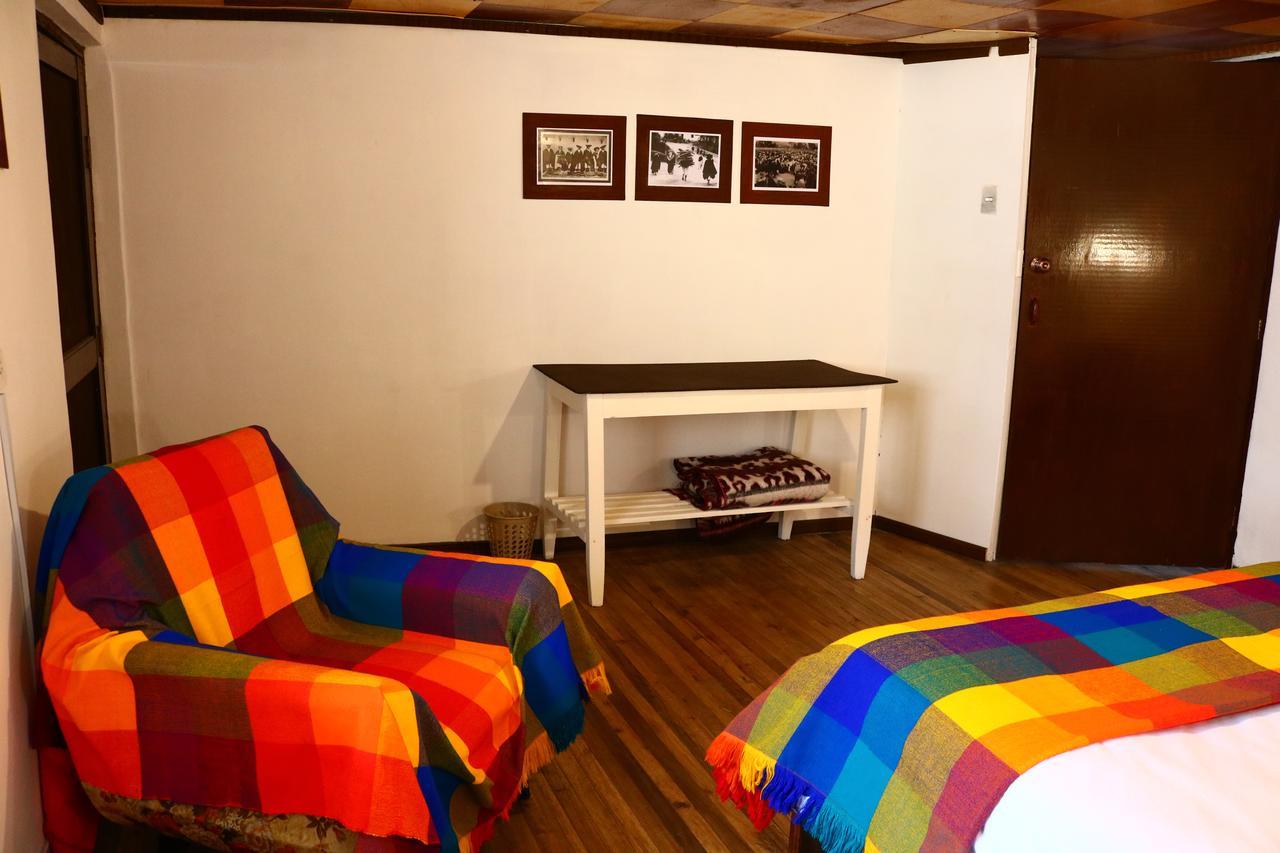 Hospedaje Los Ponchos Otavalo Luaran gambar
