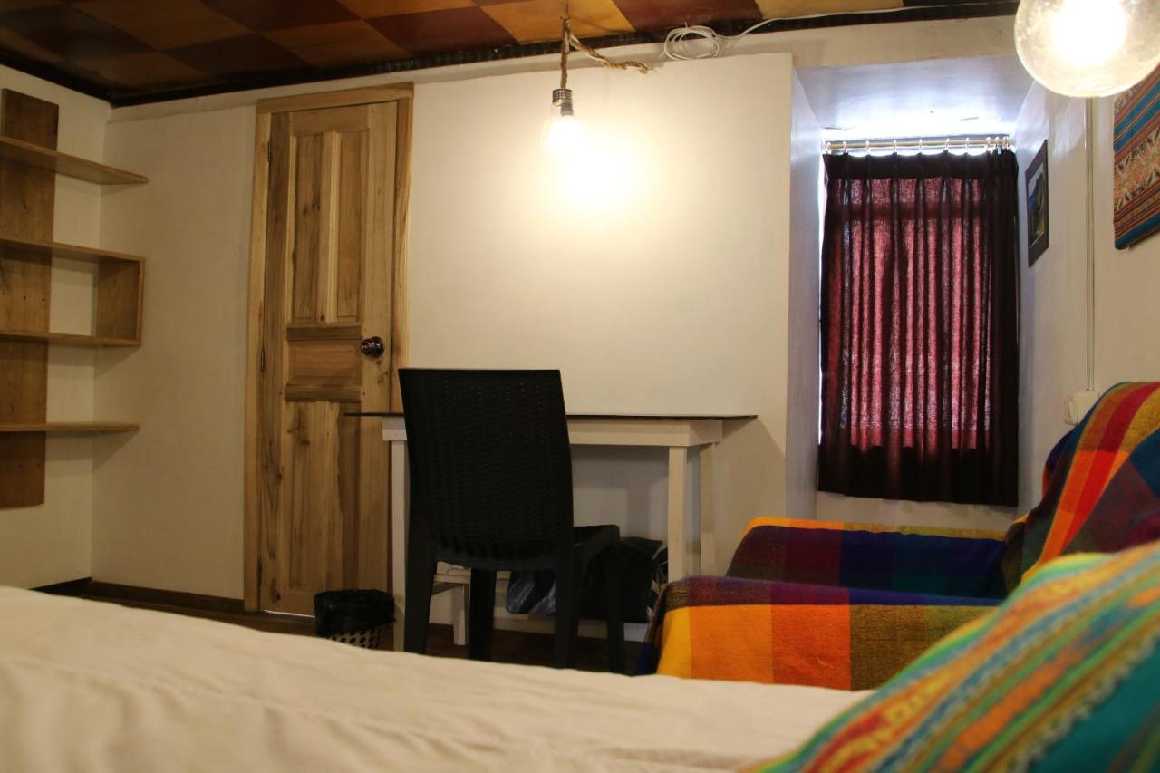 Hospedaje Los Ponchos Otavalo Luaran gambar